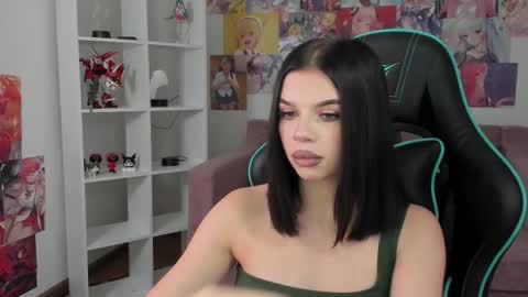 isabellevale online show from October 2, 6:01 am