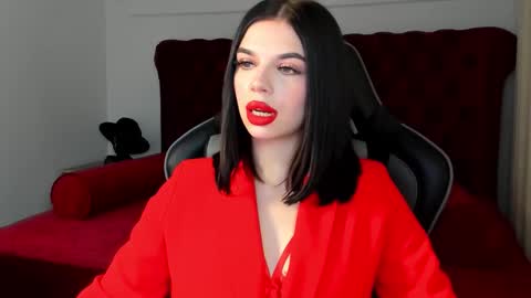 isabellevale online show from October 16, 7:02 pm