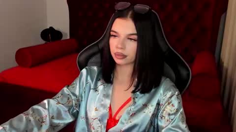 isabellevale online show from October 8, 6:58 pm