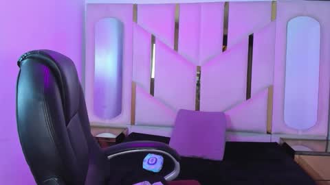 isabellrodriguez18 online show from March 13, 4:16 am