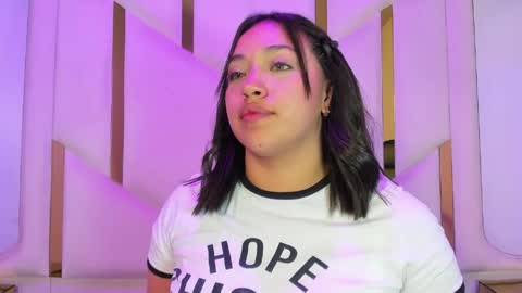 isabellrodriguez18 online show from April 4, 4:19 am