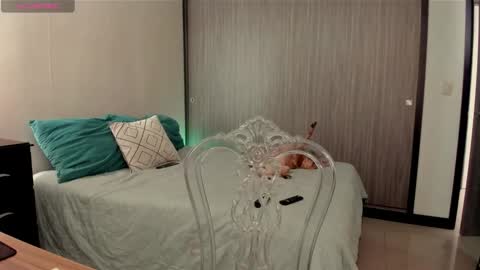 Isa online show from November 17, 9:06 pm