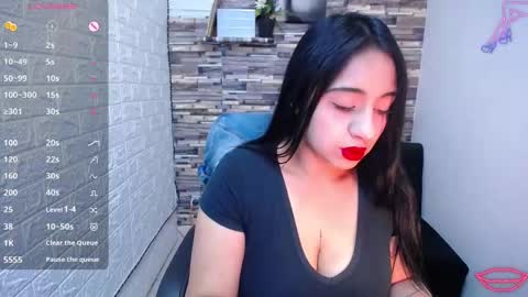 Snapshot of isabelsaenzxx chatting on October 5, 12:57 pm Hi there im Isabelsaenzxx online show from October 5, 12:57 pm