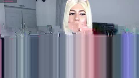 isadora online show from April 17, 11:07 pm