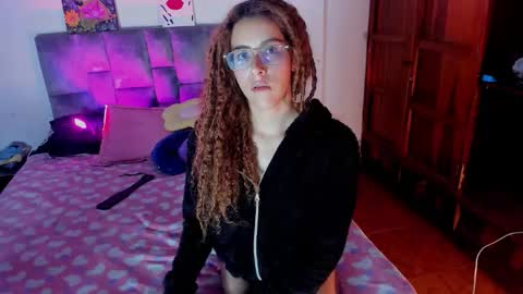 Isabela  online show from September 30, 5:29 am