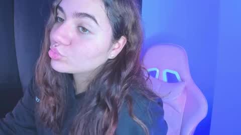 Isa online show from December 21, 1:36 am