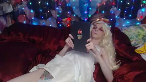 Sele online show from December 19, 11:44 pm