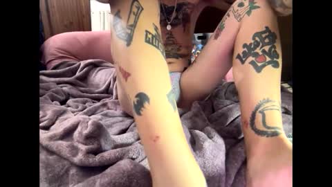 Snapshot of ishouldntbeonhereagain chatting on September 20, 7:00 am Daddy Master Master Daddy online show from September 20, 7:00 am