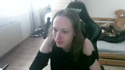 isilmarith online show from March 15, 11:57 am