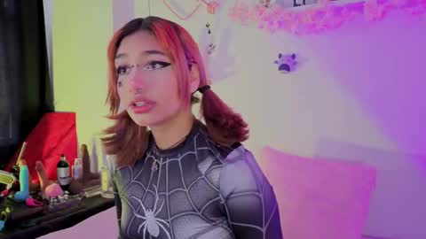 Snapshot of isisjones18 chatting on October 9, 5:18 pm Isisjones18 online show from October 9, 5:18 pm