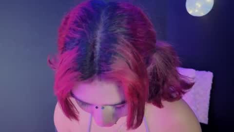 Snapshot of isisjones18 chatting on September 13, 4:04 am Isisjones18 online show from September 13, 4:04 am