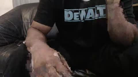 islandboi_88 online show from March 2, 7:20 pm