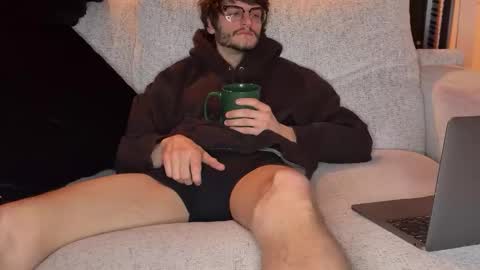 isocialmedia online show from February 6, 11:13 am