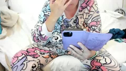 Snapshot of israelymilf chatting on January 3, 7:18 pm Marta online show from January 3, 7:18 pm