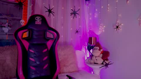 Snapshot of issa_monterrey chatting on October 15, 10:10 pm ISSA online show from October 15, 10:10 pm
