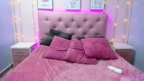 Issa  online show from November 5, 3:19 am