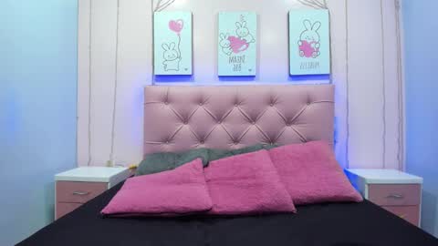 Snapshot of issaa_tyler chatting on October 16, 3:17 am Issa online show from October 16, 3:17 am