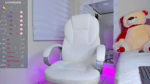 Isa  online show from February 25, 3:52 am