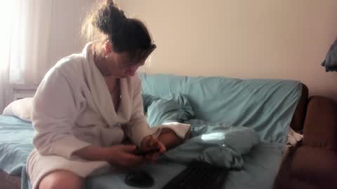 Snapshot of issabelle_69 chatting on February 23, 6:38 am Issabelle online show from February 23, 6:38 am