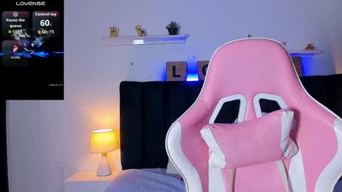 Issac online show from November 11, 6:15 am