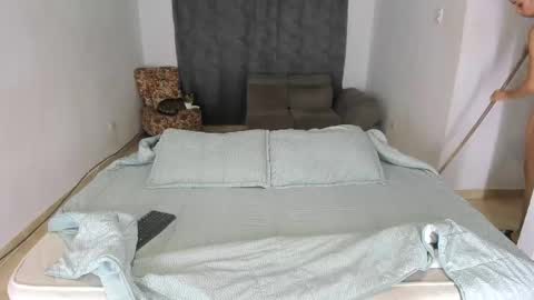 Snapshot of issalovexxx chatting on February 13, 5:37 am Isabella online show from February 13, 5:37 am