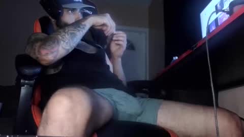 istreamtoo954 online show from April 7, 10:39 am