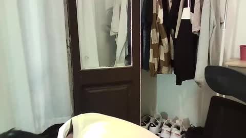 italianboybcn online show from November 15, 9:55 am