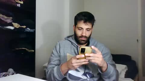 italianboybcn online show from February 23, 9:33 am