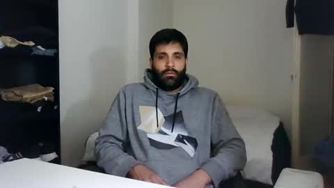 italianboybcn online show from February 27, 9:58 pm