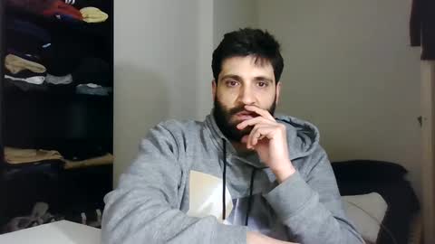 italianboybcn online show from January 26, 6:48 pm