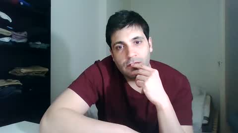 italianboybcn online show from January 31, 8:43 pm