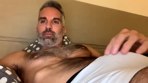 italiantoyboy84 online show from October 17, 11:53 pm