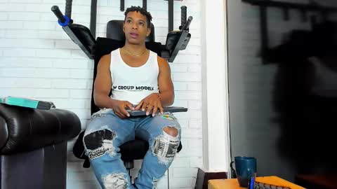 Italo Moore online show from January 18, 11:19 am