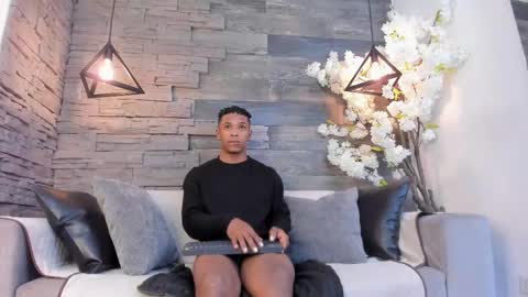 Snapshot of italomoore chatting on October 1, 11:53 am Italo Moore online show from October 1, 11:53 am