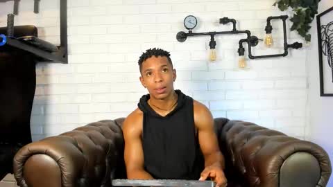 Snapshot of italomoore chatting on October 2, 12:04 pm Italo Moore online show from October 2, 12:04 pm