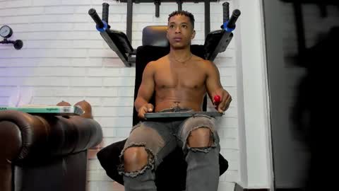 Italo Moore online show from October 22, 11:23 am