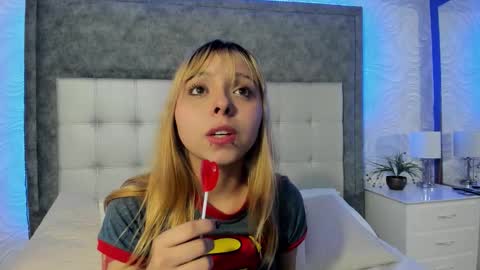 Snapshot of its_bibi chatting on October 18, 9:08 pm B I B I online show from October 18, 9:08 pm