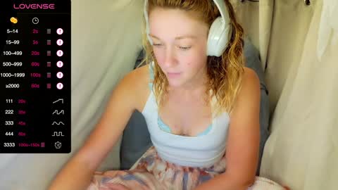 Lily online show from December 14, 1:12 am