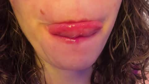 Maria online show from March 7, 2:01 pm