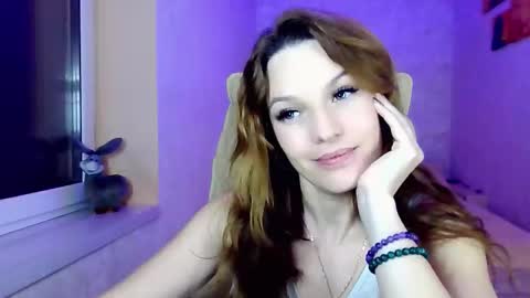 itslunaday online show from February 8, 8:12 pm