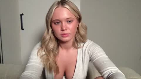 Snapshot of itsmadisynmae chatting on March 7, 12:37 am OF madisynmaee online show from March 7, 12:37 am