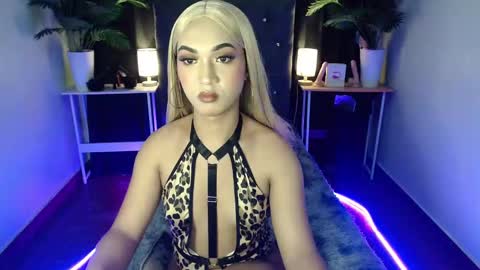 Snapshot of itsmesofiaa69 chatting on September 16, 8:34 pm Sofia online show from September 16, 8:34 pm