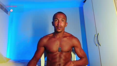 Snapshot of itsmikenoir chatting on October 5, 11:12 pm Limited offer 50 online show from October 5, 11:12 pm