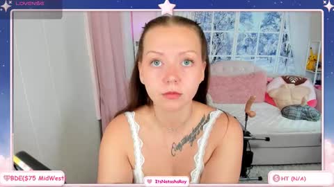 ItsNatashaRay online show from March 18, 4:02 pm