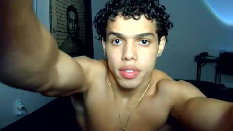 Snapshot of itstarzan chatting on October 4, 1:36 am TARZAN online show from October 4, 1:36 am