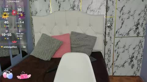 Snapshot of itsuki_n chatting on October 16, 1:44 pm Itsuki N online show from October 16, 1:44 pm