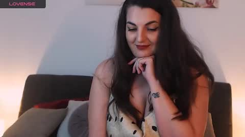 Snapshot of itsyourlady chatting on December 21, 3:20 pm Melissa Khaan online show from December 21, 3:20 pm