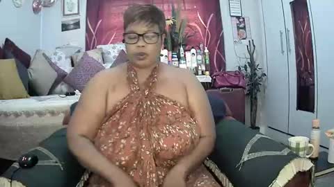 Snapshot of itumeleng74 chatting on February 15, 5:09 am itumeleng74 online show from February 15, 5:09 am