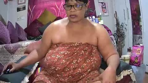 Snapshot of itumeleng74 chatting on September 25, 6:31 am itumeleng74 online show from September 25, 6:31 am