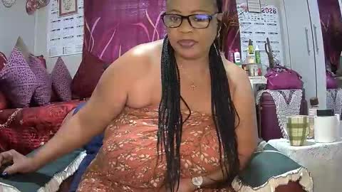 itumeleng74 online show from April 8, 5:10 am